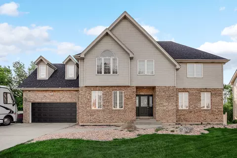 Exterior - 17504 Danielle Ct, Hazel Crest, IL 60429 photo 2 of 6