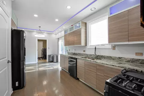 Kitchen - 17504 Danielle Ct, Hazel Crest, IL 60429 photo 3 of 3