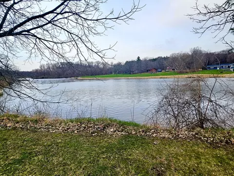 701 Woodland Dr, Dixon, IL 61021