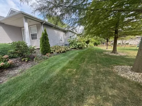 Exterior - 2404 Treeline Dr, Bloomington, IL 61704 photo 4 of 24
