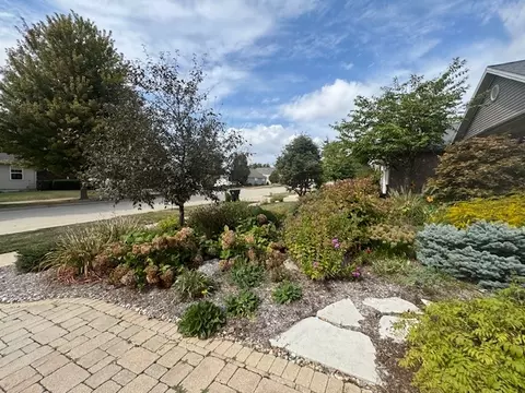 Exterior - 2404 Treeline Dr, Bloomington, IL 61704 photo 5 of 24