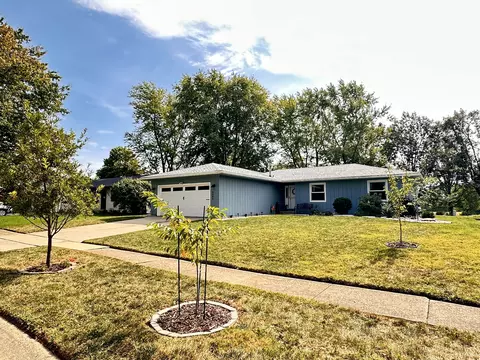 2006 Park Ridge Dr, Urbana, IL 61802