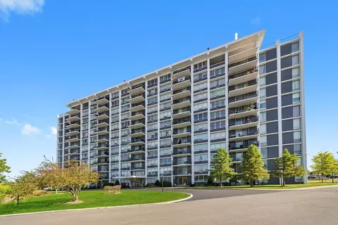 8815 W Golf Rd #11C, Niles, IL 60714