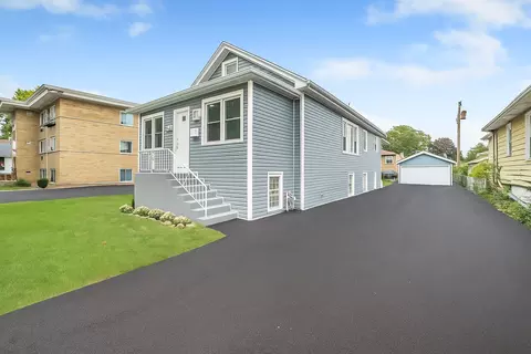 1927 S 17th Ave, Broadview, IL 60155