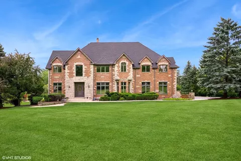26 Forest Ln, South Barrington, IL 60010