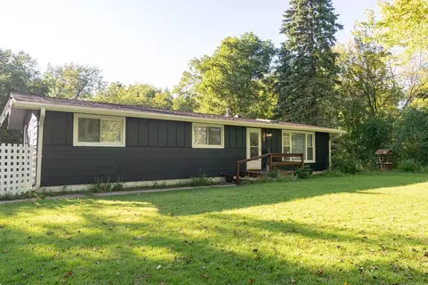 105 N Sumac Ave, Mchenry, IL 60051