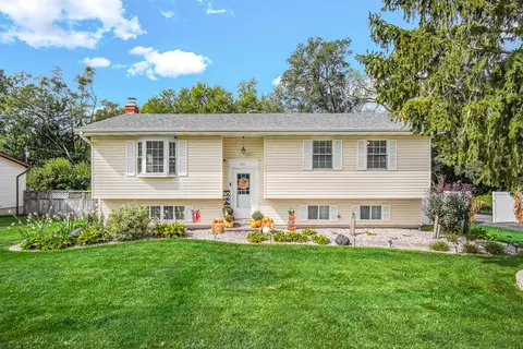 235 Roberts Rd, New Lenox, IL 60451