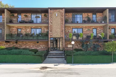 11333 Moraine Dr #G, Palos Hills, IL 60465
