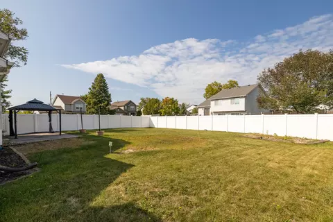 Exterior - 26256 S Plum Tree Ln, Monee, IL 60449 photo 2 of 3