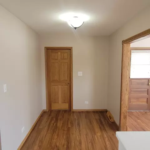 311 Munroe Cir, Des Plaines, IL 60016 photo 11