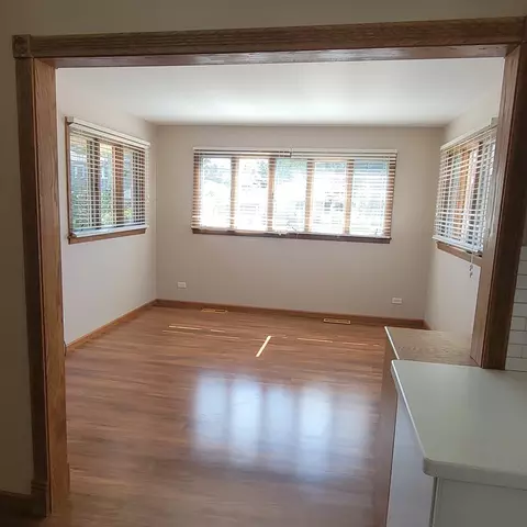 311 Munroe Cir, Des Plaines, IL 60016 photo 9