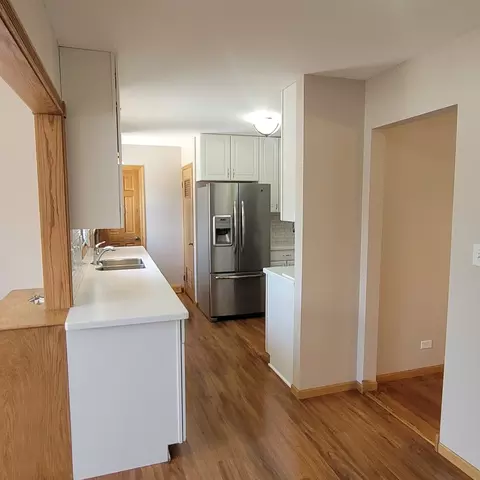 311 Munroe Cir, Des Plaines, IL 60016 photo 5