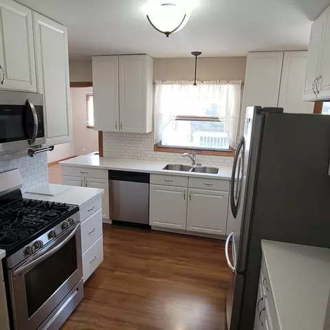 311 Munroe Cir, Des Plaines, IL 60016 photo 7