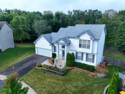 102 Shawnee Ln, Harvard, IL 60033