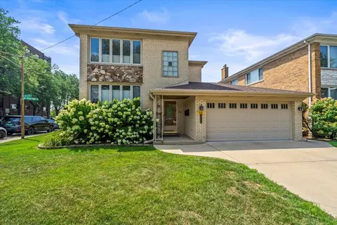 8423 W Wilson Ave, Chicago, IL 60656