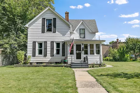 318 S 8th St, Dekalb, IL 60115