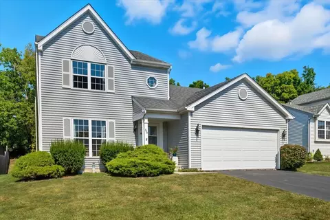 66 W Lindsay Dr, Round Lake Beach, IL 60073