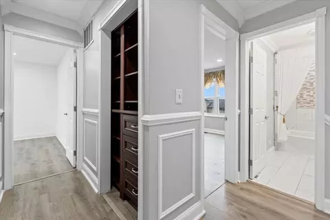 Entry Way - Undisclosed, Bartlett, IL 60103 photo 3 of 3