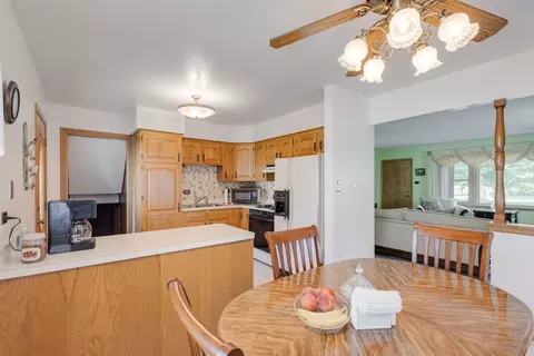 Kitchen - 2306 Kingfisher Ln, Rolling Meadows, IL 60008 photo 1 of 1