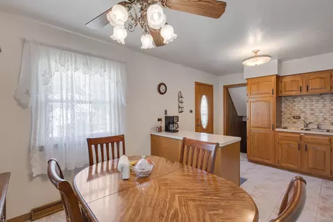 Dining - 2306 Kingfisher Ln, Rolling Meadows, IL 60008 photo 1 of 1