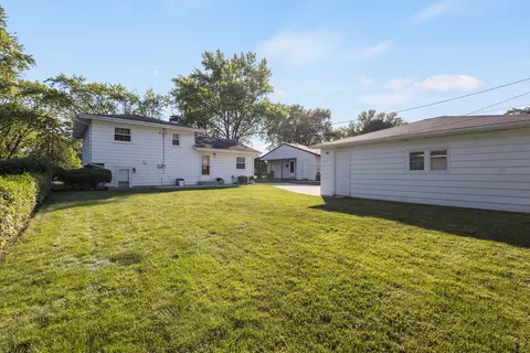 Exterior - 2306 Kingfisher Ln, Rolling Meadows, IL 60008 photo 3 of 3