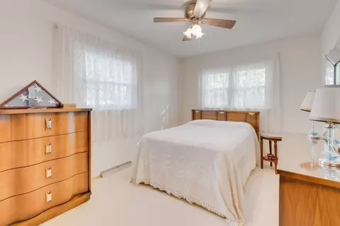 Bedroom - 2306 Kingfisher Ln, Rolling Meadows, IL 60008 photo 1 of 3