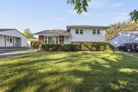 2306 Kingfisher Ln, Rolling Meadows, IL 60008