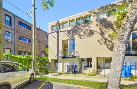 1452 E Park Pl, Chicago, IL 60637
