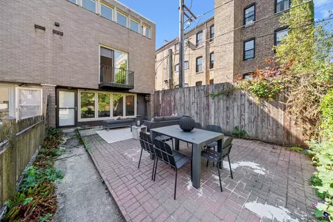 1452 E Park Pl, Chicago, IL 60637 photo 8
