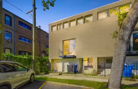 1452 E Park Pl, Chicago, IL 60637 photo 2
