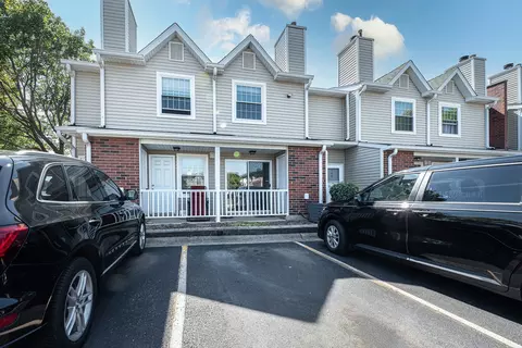 1277 Wyndham Ln #107, Palatine, IL 60074