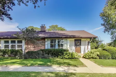 270 Crestwood Vlg, Northfield, IL 60093