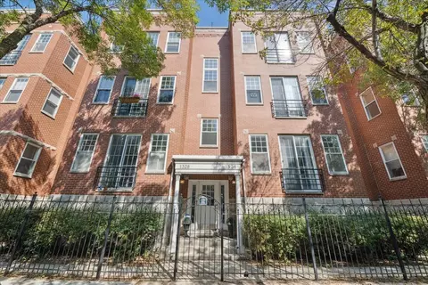 1326 W Belmont Ave #3E, Chicago, IL 60657