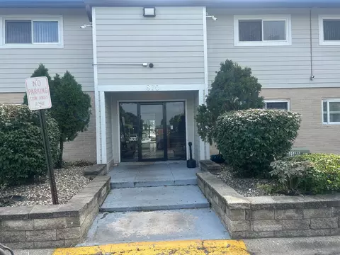 870 E Old Willow Rd #150, Prospect Heights, IL 60070