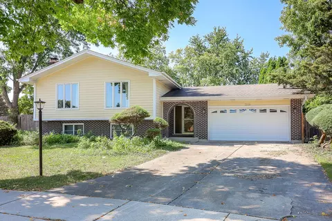 Exterior - 1526 Shelley Ct, Darien, IL 60561 photo 1 of 5