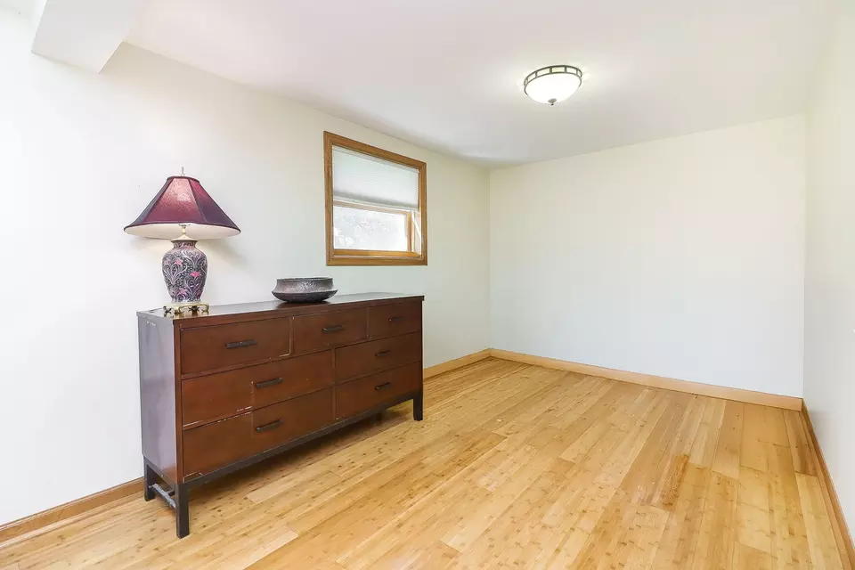 Bedroom - 1526 Shelley Ct, Darien, IL 60561 photo 5 of 5