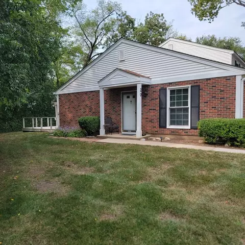 20 Oak Valley Dr #20, Cary, IL 60013