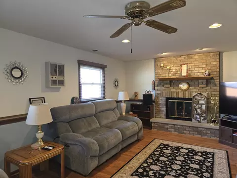 109 Dorie Ln, Thornton, IL 60476 photo 11