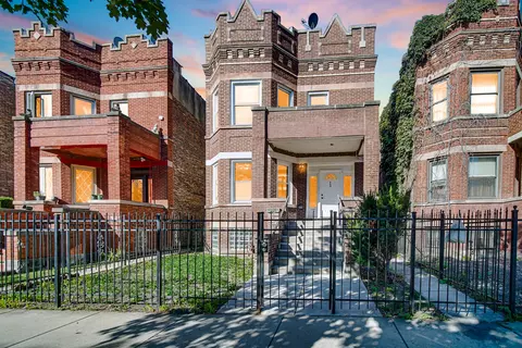 944 N Lavergne Ave, Chicago, IL 60651