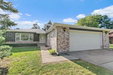1411 Jill Ct, Rolling Meadows, IL 60008