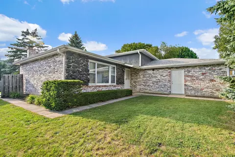1411 Jill Ct, Rolling Meadows, IL 60008 photo 2
