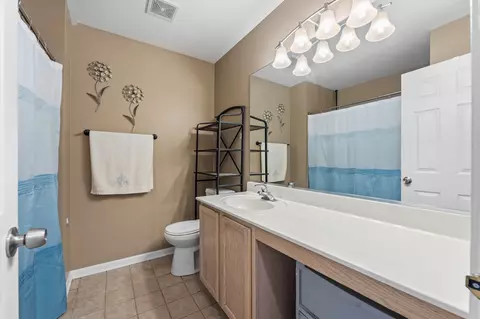 Bath - 2885 Falling Waters Dr, Lindenhurst, IL 60046 photo 2 of 2