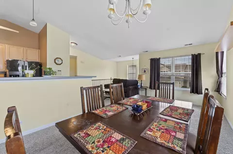 Dining - 2885 Falling Waters Dr, Lindenhurst, IL 60046 photo 3 of 3