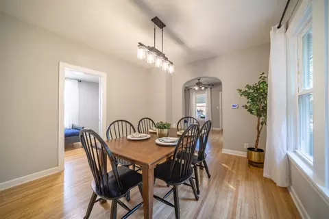 Dining - 71 Lovell St, Elgin, IL 60120 photo 2 of 3