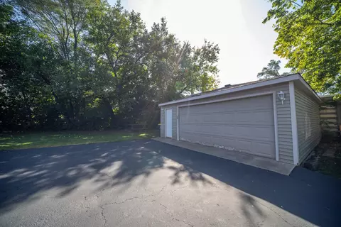 Exterior - 71 Lovell St, Elgin, IL 60120 photo 8 of 9