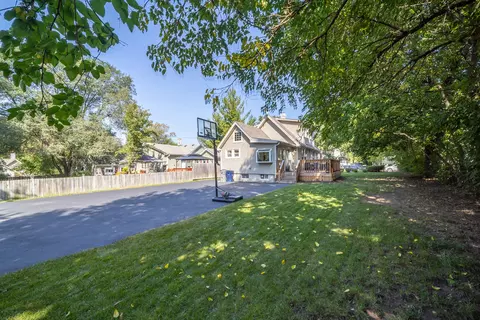 Exterior - 71 Lovell St, Elgin, IL 60120 photo 4 of 9
