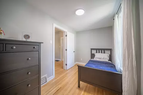 Bedroom - 71 Lovell St, Elgin, IL 60120 photo 1 of 5