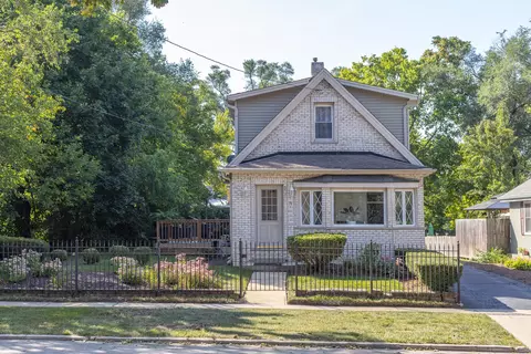 Exterior - 71 Lovell St, Elgin, IL 60120 photo 2 of 9