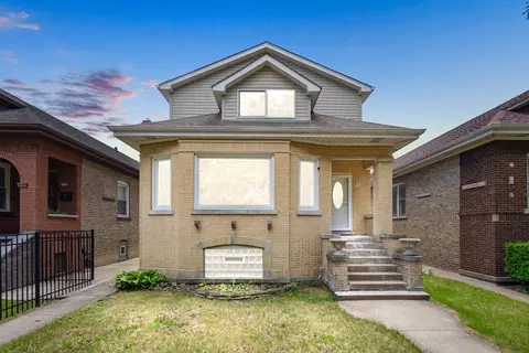5121 W Newport Ave, Chicago, IL 60641