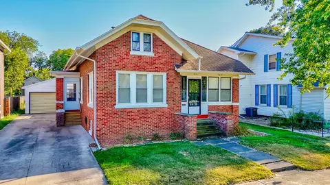 215 W Washington St, Streator, IL 61364